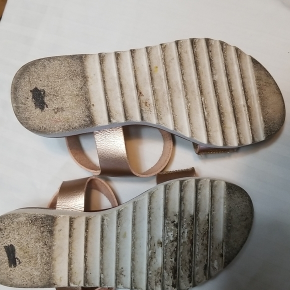 These are for your cutie pie "Palms" Sz (12) M - Picture 2 of 2